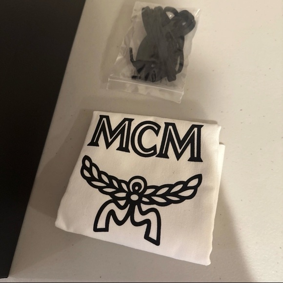 MCM Derby Jumbo Terrain Lo Sneakers Maxi Visetos Men’s Size 43 (10US) NEW NIB - Picture 13 of 13